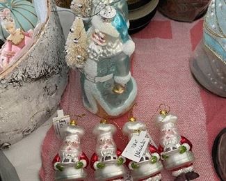 All ornaments 50-75%off 