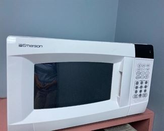 $25
emerson microwave