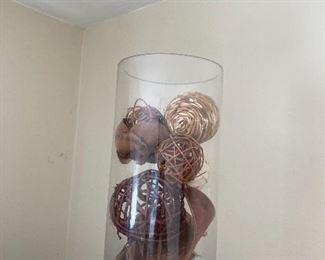 Decor and vase $10