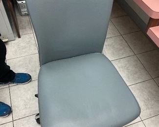 Wheeling gray chair $40