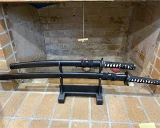 185 Decorative Samurai Swords