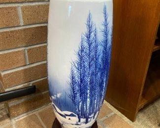 184 Chinese Porcelain Vase