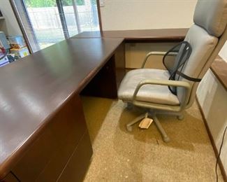 142 Executive Desk