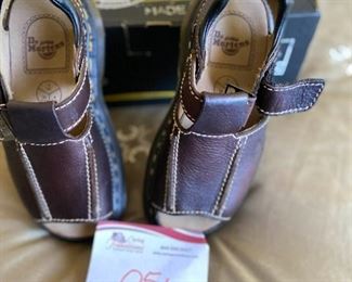 051 Doc Marten Sandals
