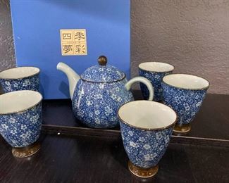 031 Japanese Hizen Porcelain Tea Set