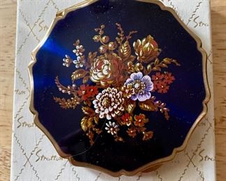 Stratton vintage compact