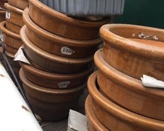 brand new yard pots in different sizes