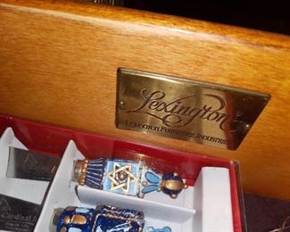 Buffett Cabinet made by: Lexington Furniture Industies, finest quality and excellent condition,