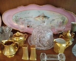 Rare golden PICARD China, so sought after, need I say more... Always in Fashion...