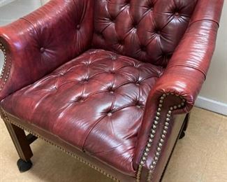 Tufted rolling office chair. We have several of these this auction 