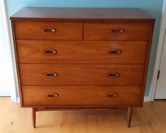 Mid Century Modern Chest of Drawers