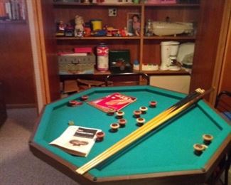 Bumper pool/game table