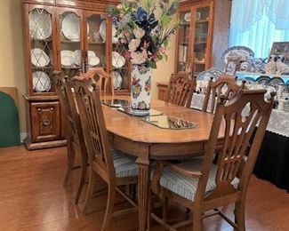 BROYHILL DINING TABLE AND CHINA CABINET
