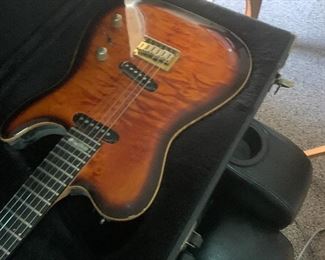 Godin Artisan TC w Case
