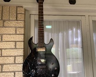 Schecter Black Widow w Case