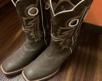 Men's Ariat boots, size 12D