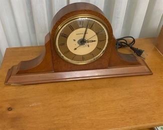 Vintage mantle clock