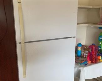 Refrigerator freezer