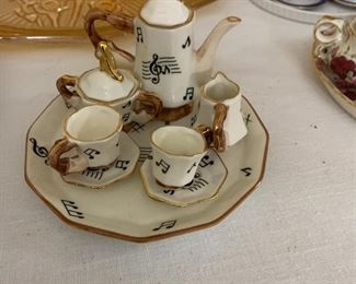 Musical pattern tea set