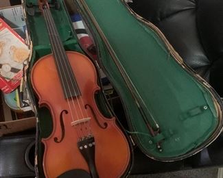 Scherl & Roth Violin w case (Stradivarius replica)