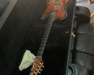 Godin Artisan TC w Case