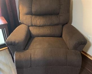 Recliner (1 of 6 available)