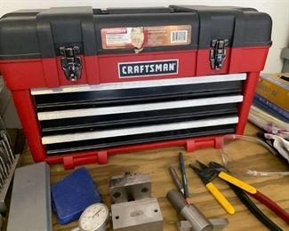 Craftsman heavy duty portable toolbox. Plastic/metal construction