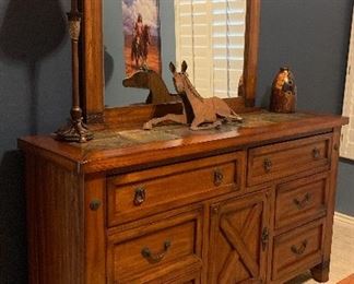 Stunning Queen Bedroom Suite: Bed Frame, Dresser w Mirror and Nightstands