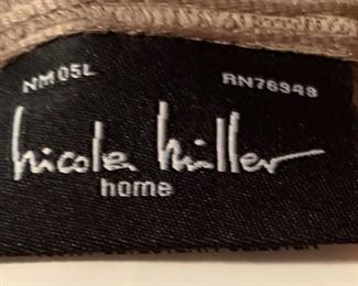 Nicole Miller Queen Duvet, Insert, 2 Shams w Pillows