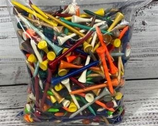 Lot of Vintage Golf tees, wood, many different colors