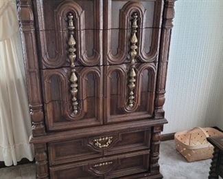 Mid century chest of drawers