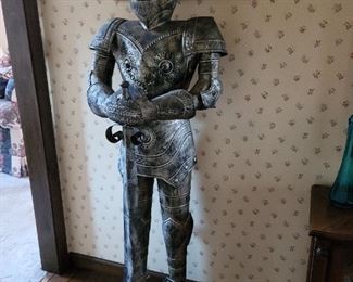 Suit of armor 