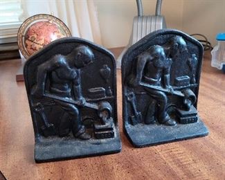 Metal bookends