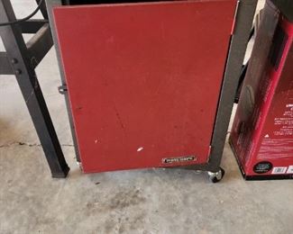 Metal  cabinet 