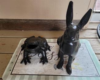 Metal Kramer Brothers rabbit and frog doorstop 