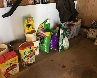 Garden and grass treatments, potting soil