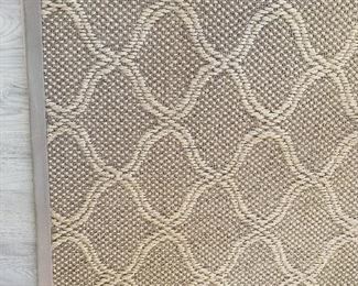 9x9' Area Rug