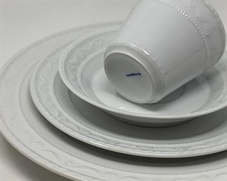 KPM Porcelain Ninety-Two Piece Set in Kurland