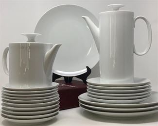 Thomas by Rosenthal Dinnerware, Twenty-Two (22) Piece Set