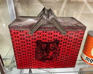 1905 Tiger Bright Sweet Chewing Tobacco Tin/Box