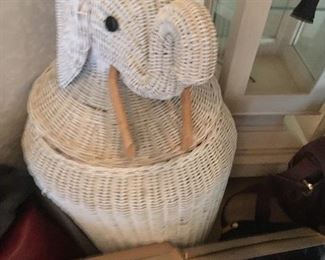 Woven ele basket