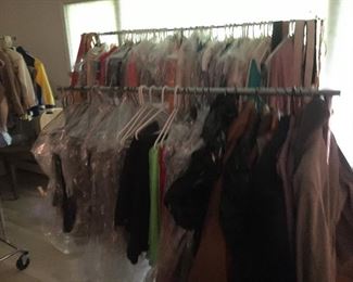 Tons vintage clothes 