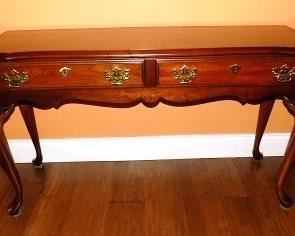 Pennsylvania House Queen Anne Style Sofa Table w/2 Drawers