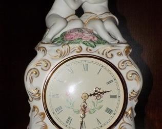 1987 Franklin Mint "First Embrace" Porcelain Clock