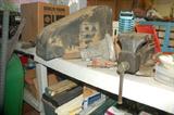 Vise and tail end of transmission