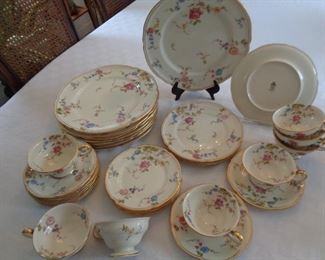 Castleton China, Sunnyvale pattern, Made in USA, 32 pieces total