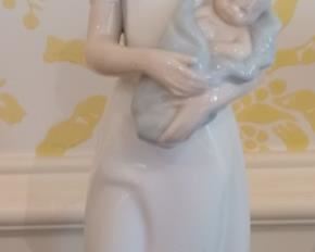 Lladro nurse