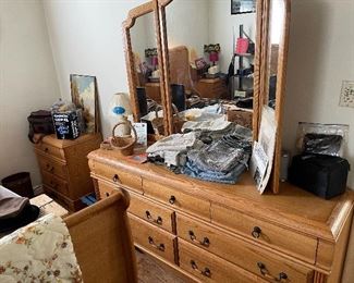 Country dresser and accessories 