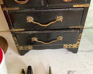 little jewel chest with pens