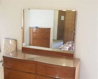 Bassett Mid Century Modern 6 drawer dresser (glass top) 32 x 52 x 18 and mirror 32 x 42